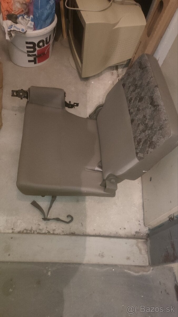 Sedacky nissan patrol y61. 6 a 7 sedacka