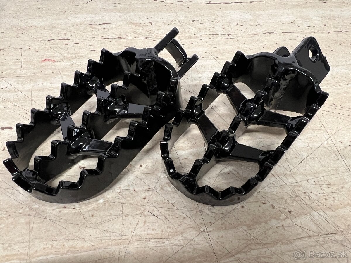 Śiroké enduro stupačky Honda XL650-700V