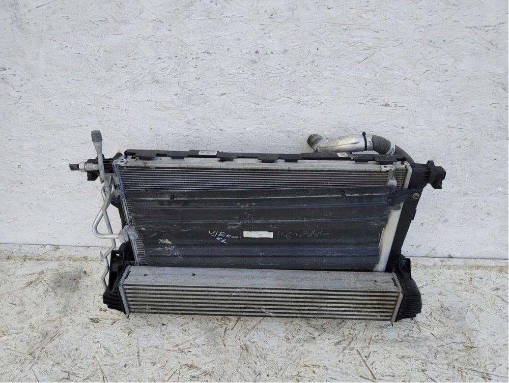 Jeep Cherokee KL 13-17 2.2 předna stěna chladiče