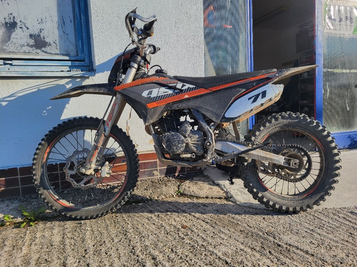 Enduro Asix Lizzard 250cc rok starý