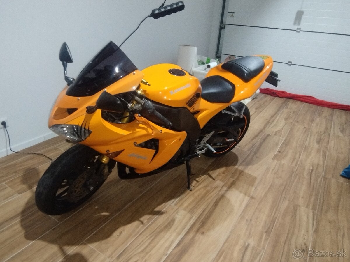 Predám Kawasaki zx10r ninja 2004
