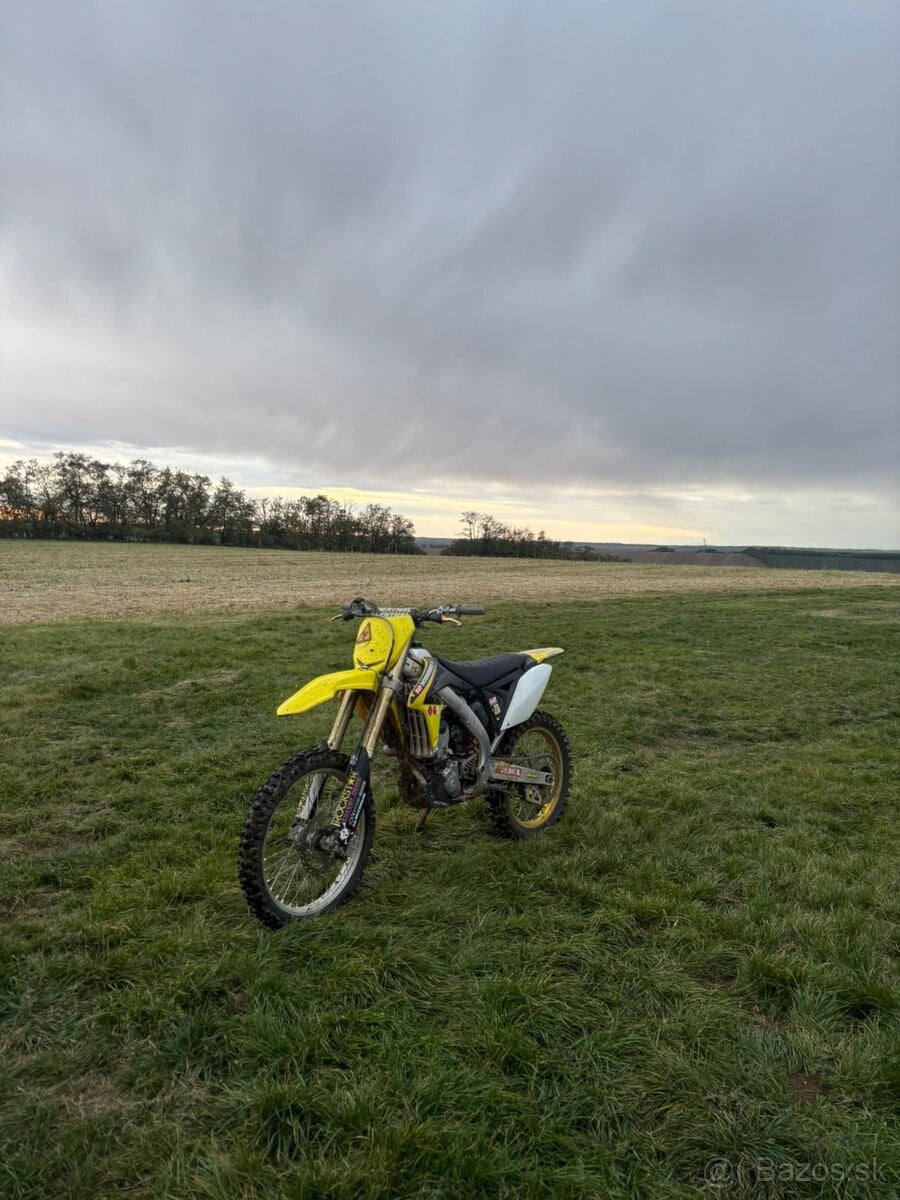 Suzuki RM-Z 250 2015