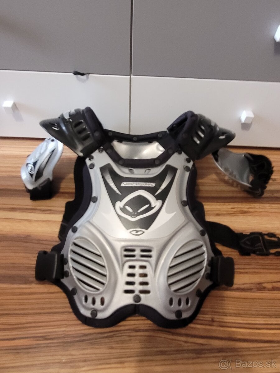 juniorský hrudný chránič UFO 8-12 rokov