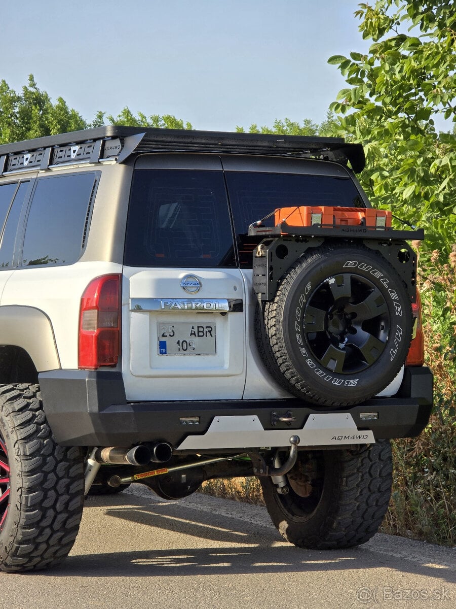 Zadný pevnostný nárazník Nissan Patrol Y61