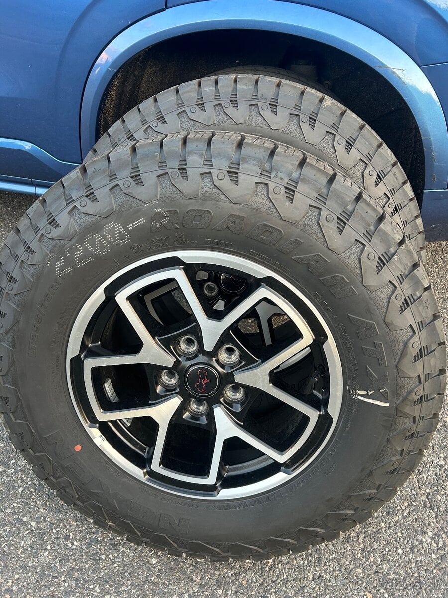 Jeep Wrangler 255/75 r17 nová sada kolesá
