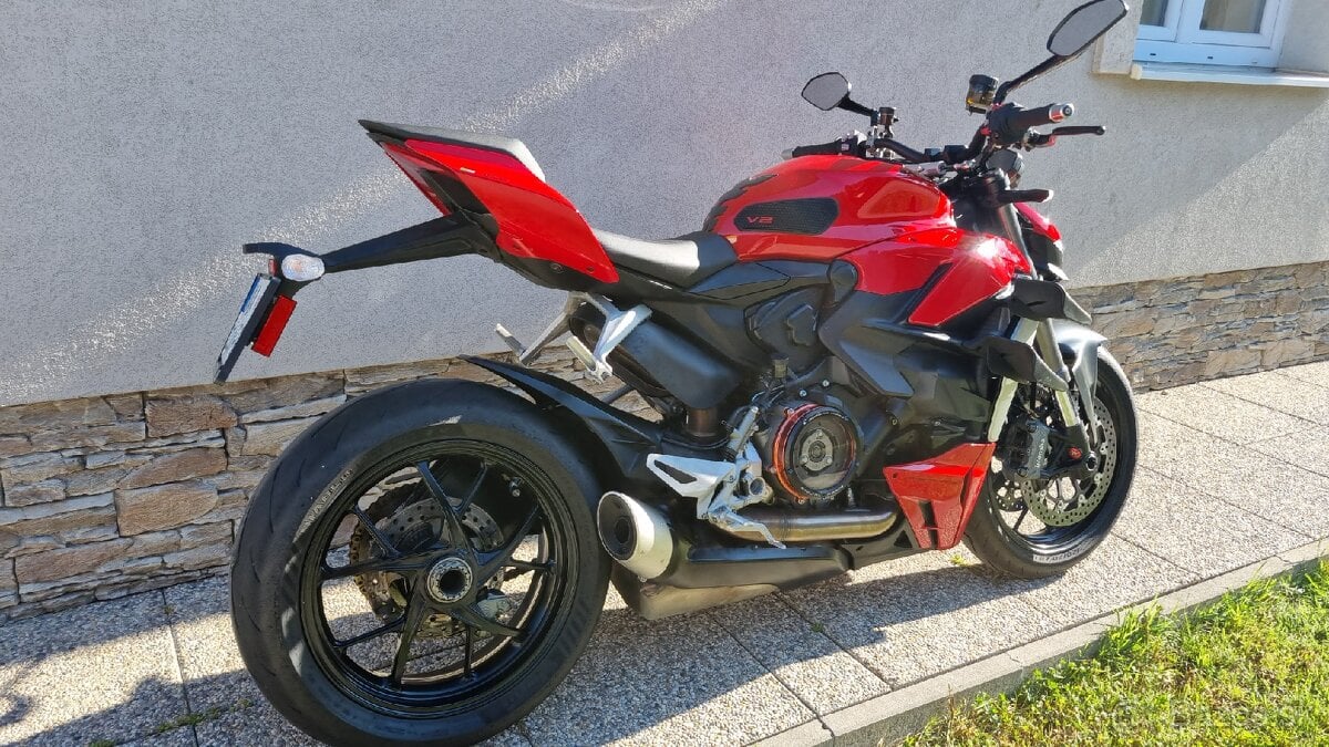 Ducati Streetfighter V2 (2022/8) v záruke