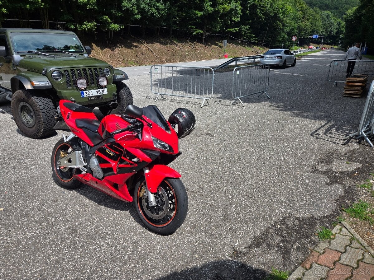 Predam Hondu CBR 600rr