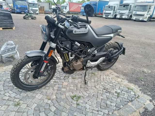 Husqvarna Svartpilen 125