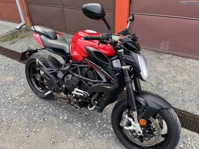 MV Agusta Brutale 800