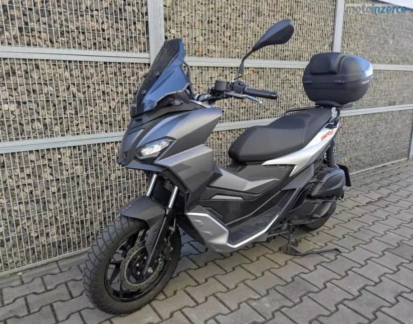 Aprilia SR GT 200