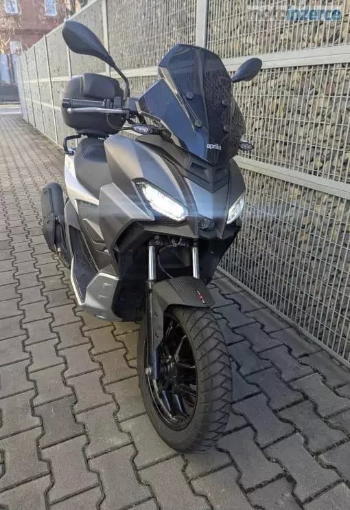 Aprilia SR GT 200