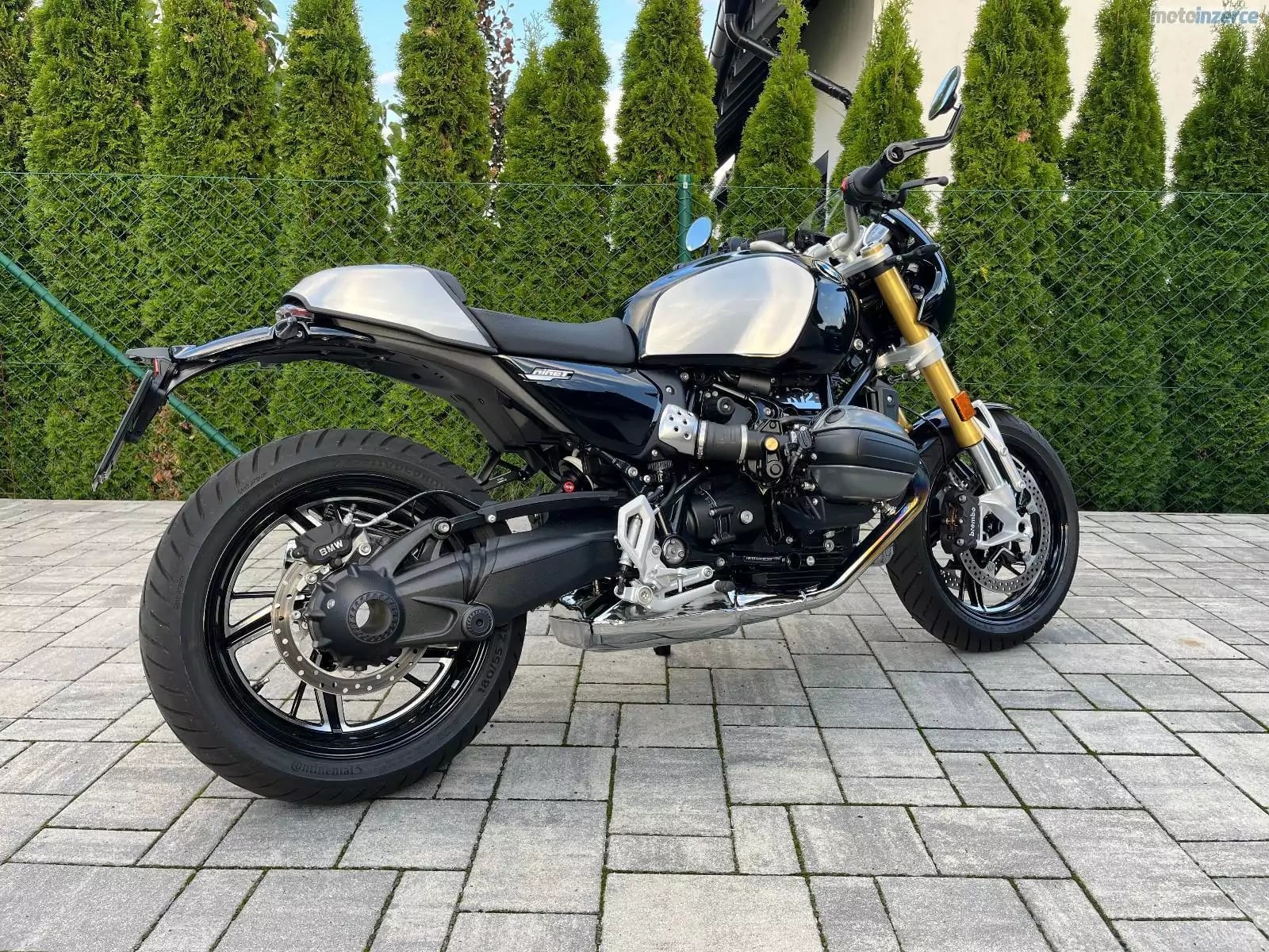 BMW R nineT