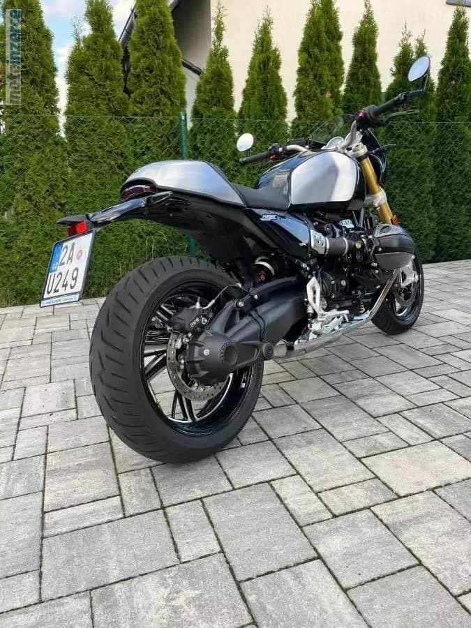 BMW R nineT