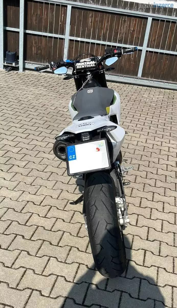 Husqvarna 701 Supermoto