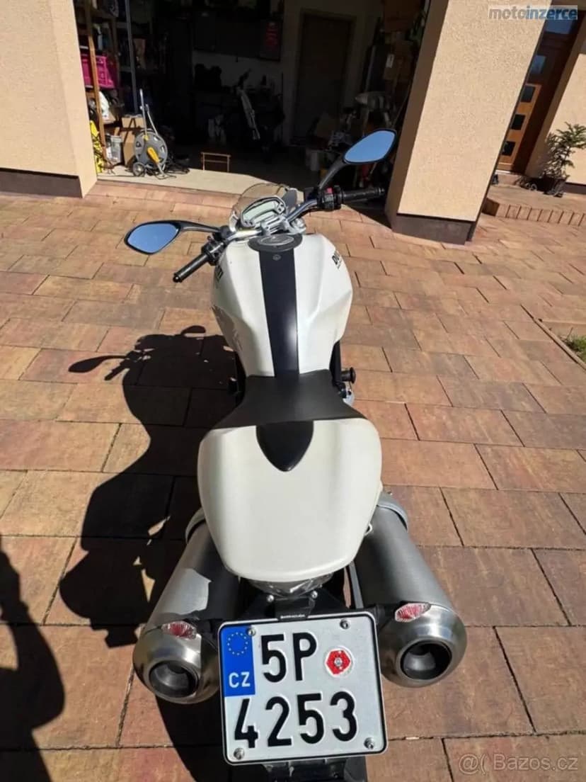 Ducati Monster 696