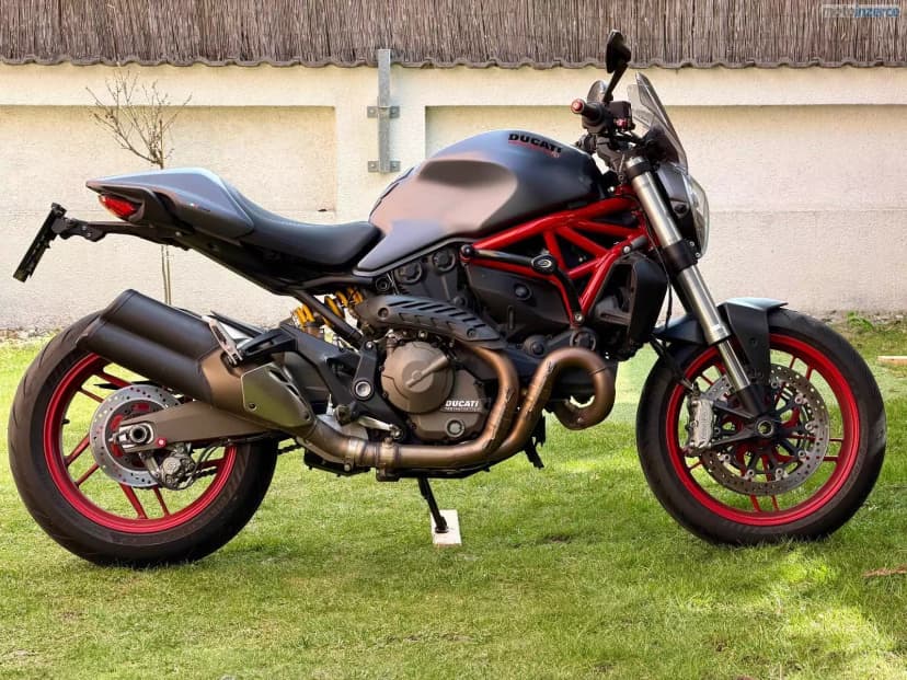 Ducati Monster 821