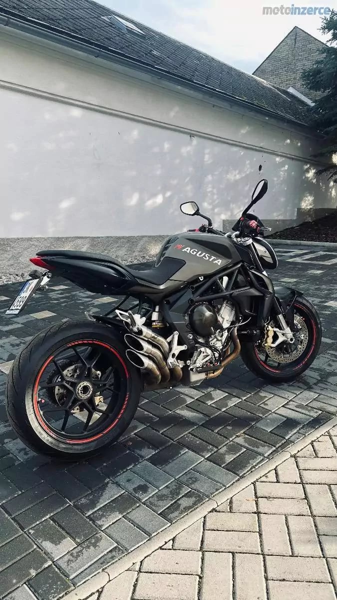 MV Agusta Brutale 675