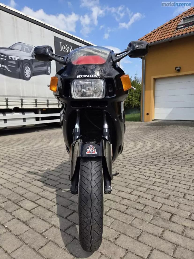 Honda CBR 1000 F