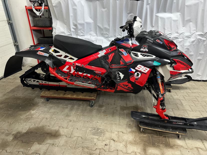 Lynx RS 600 eTec snowmobile, sněžný skútr