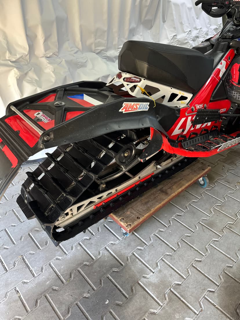Lynx RS 600 eTec snowmobile, sněžný skútr