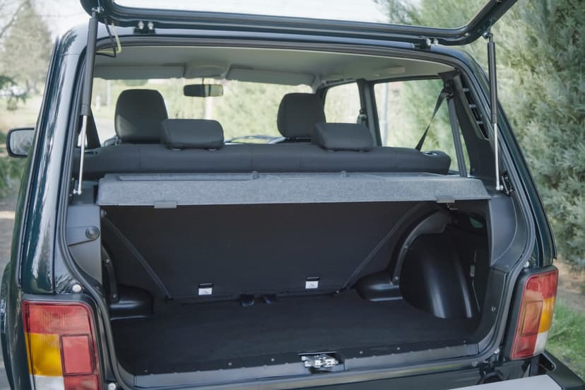 LADA NIVA LEGEND LUX A/C - 4x4, nové vozidlo, záruka 2 roky
