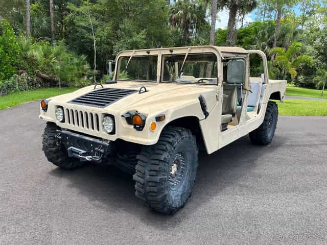 Hummer H1 humvee