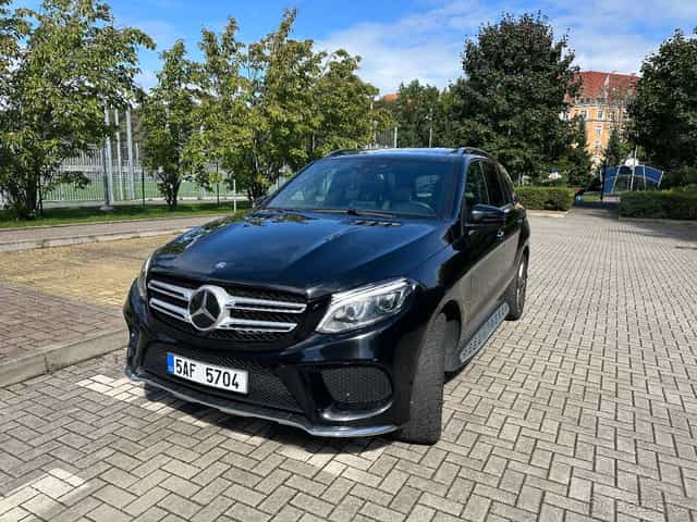 Mercedes-Benz GLE 500 4MATIC SUV, 2016, plná výbava