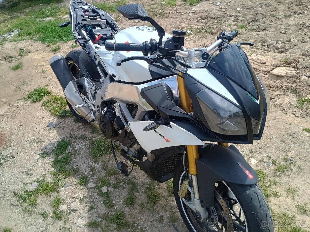 Aprilia tuono v4