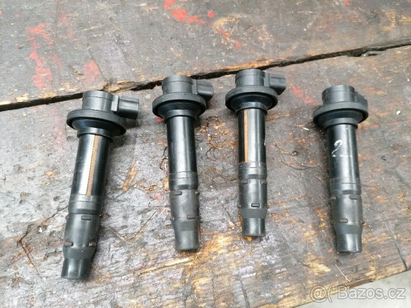 Yamaha R6 R. v. 2000 inducky