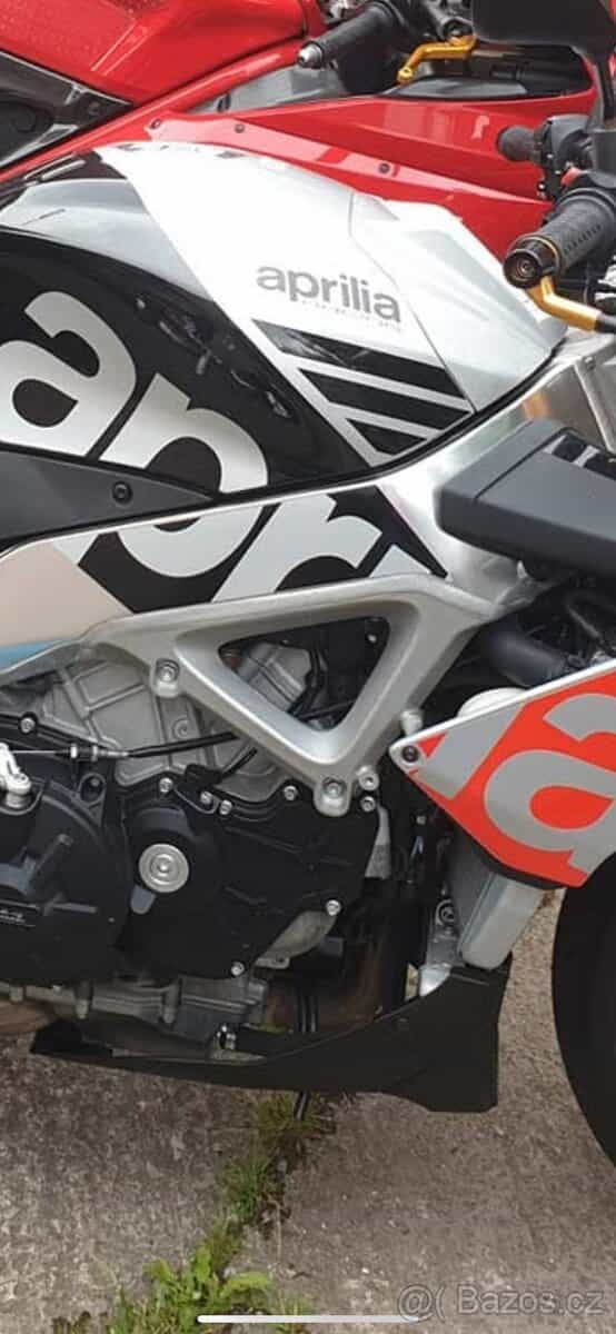 Motor Aprilia Tuono V4