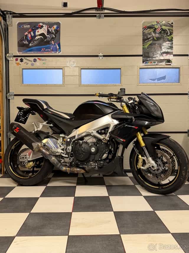 Aprilia Tuono V4 APRC