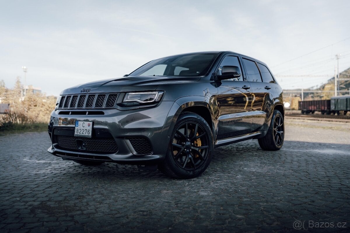 JEEP GRAND CHEROKEE TRACKHAWK 6.2 HEMI V8