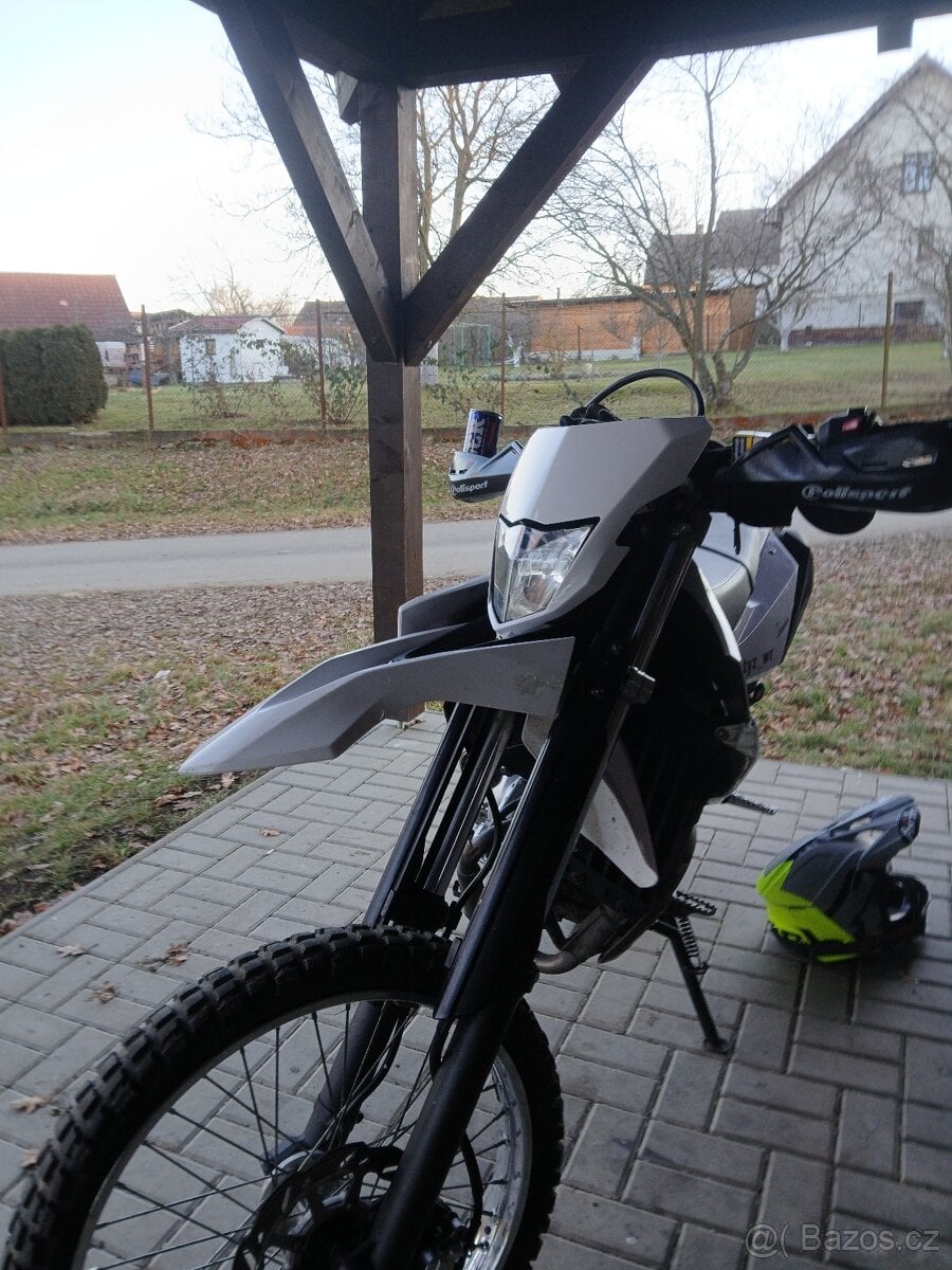 Přední blatník yamaha wr 125 r