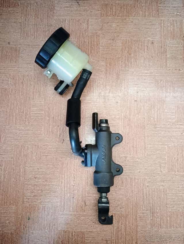 Zadná brzdová pumpa Honda CB,CBR,VFR