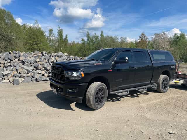 DODGE RAM 2500 heavy duty 6,4