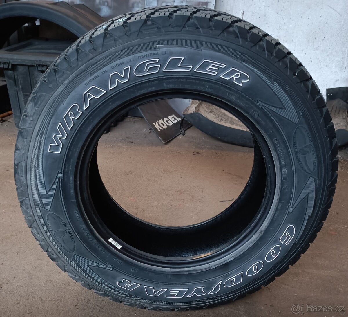 Goodyear Wrangler 245/75 R17