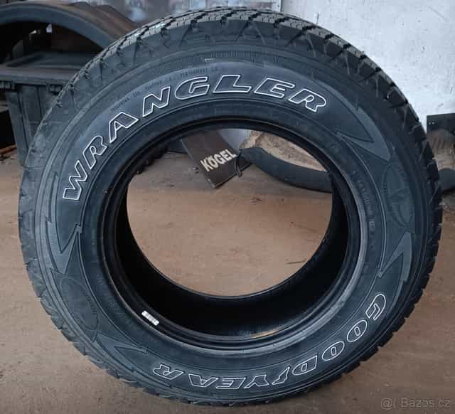 Goodyear Wrangler 245/75 R17