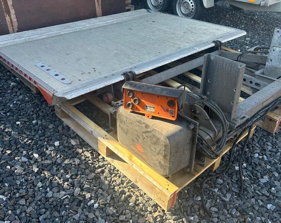 Prodám plošinu 12V Dhollandia na Iveco Daily