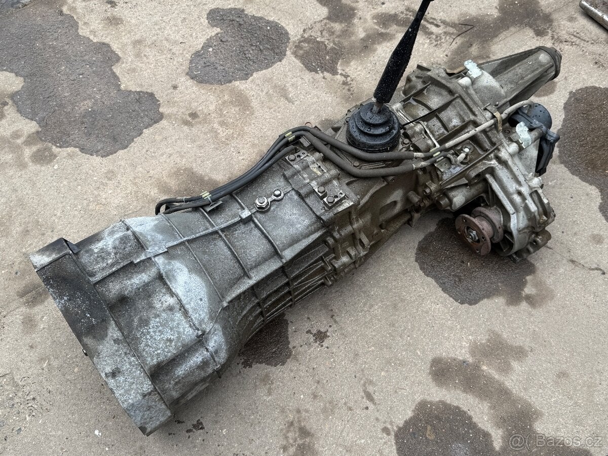 Převodovka + rozvodovka Nissan Navara D40 2.5dCi
