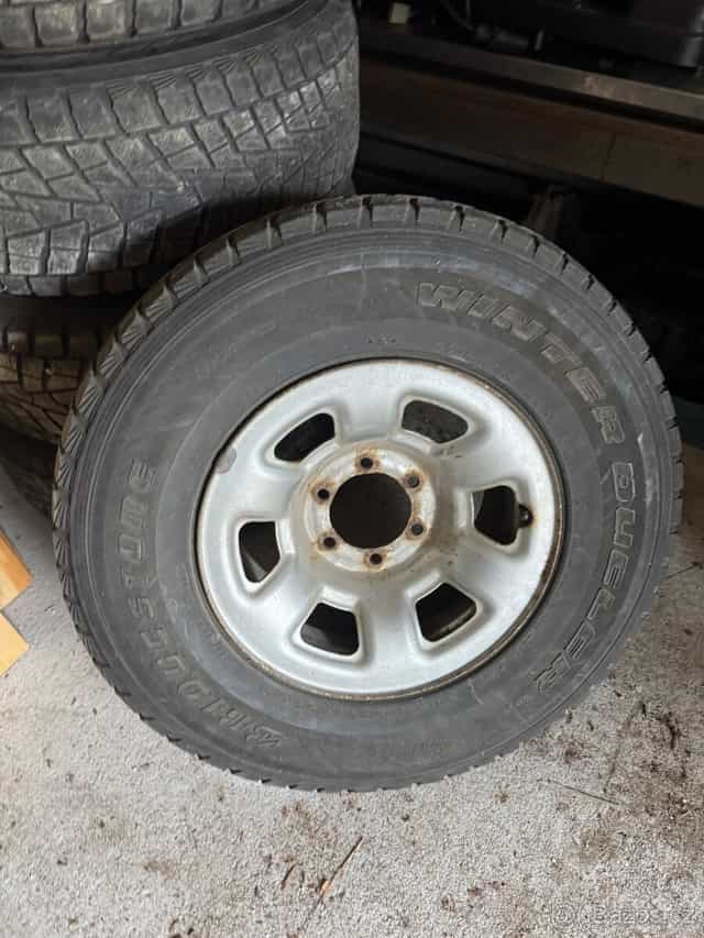 Kola nissan patrol 275/70 R16 Y61