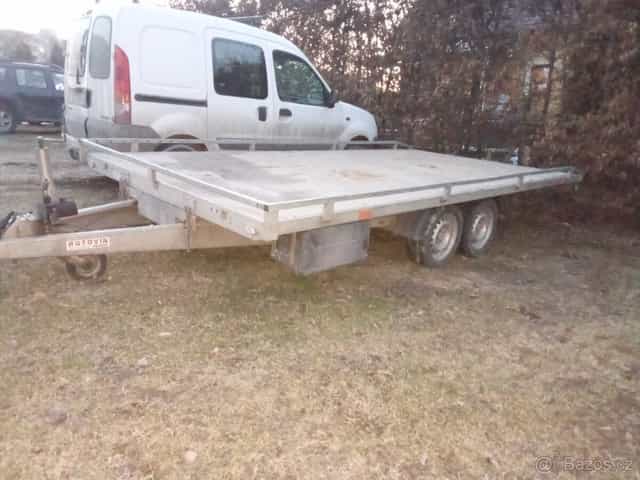 Autoprepravnik kára na auta Agados Adam