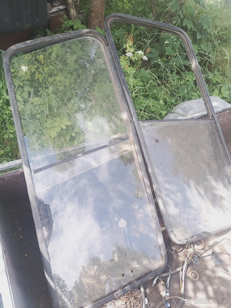 Zadní okna Nissan patrol y60