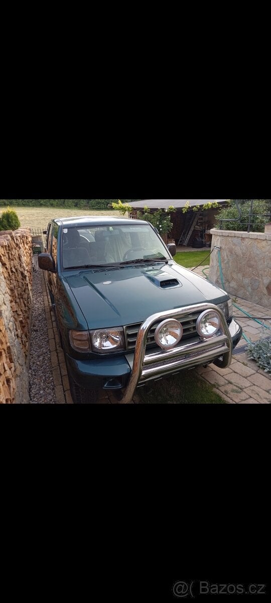Mitsubishi pajero 2,5 TD BEZ KOROZE