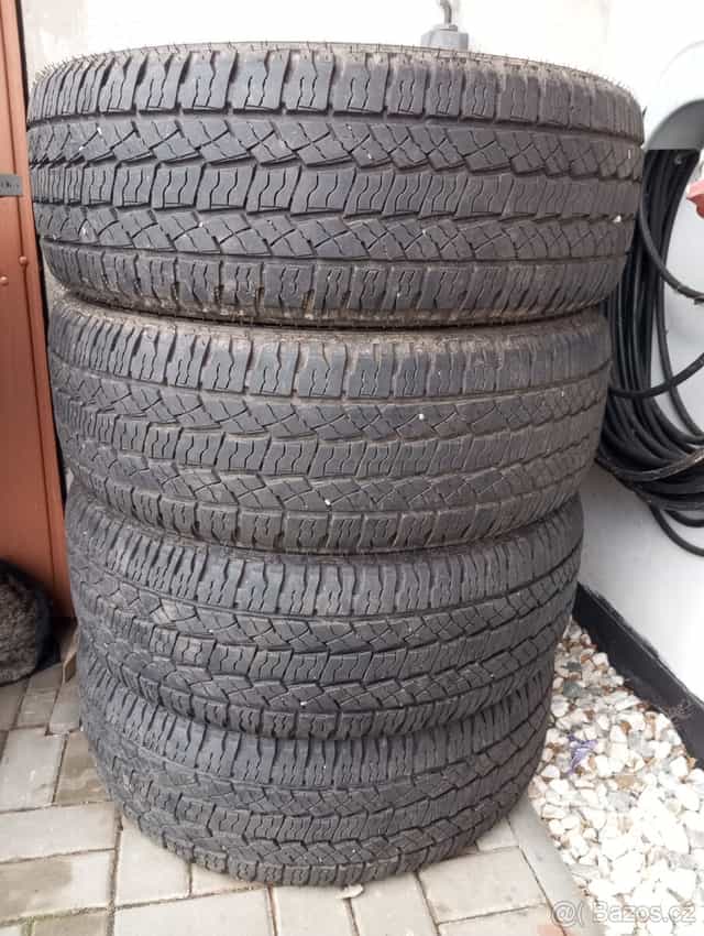 Off-road pneu 265/65/17