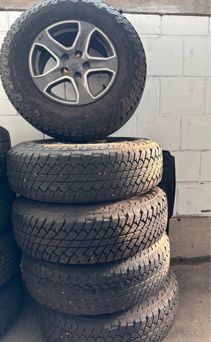Jeep Wrangler sada 5ks kola r17 245/75