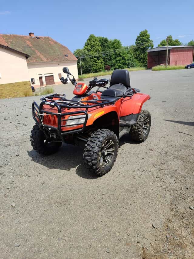 Arctic cat 700