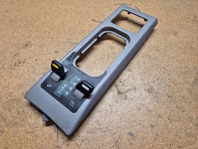 Range Rover L322 2002-2005 ovládací panel redukce