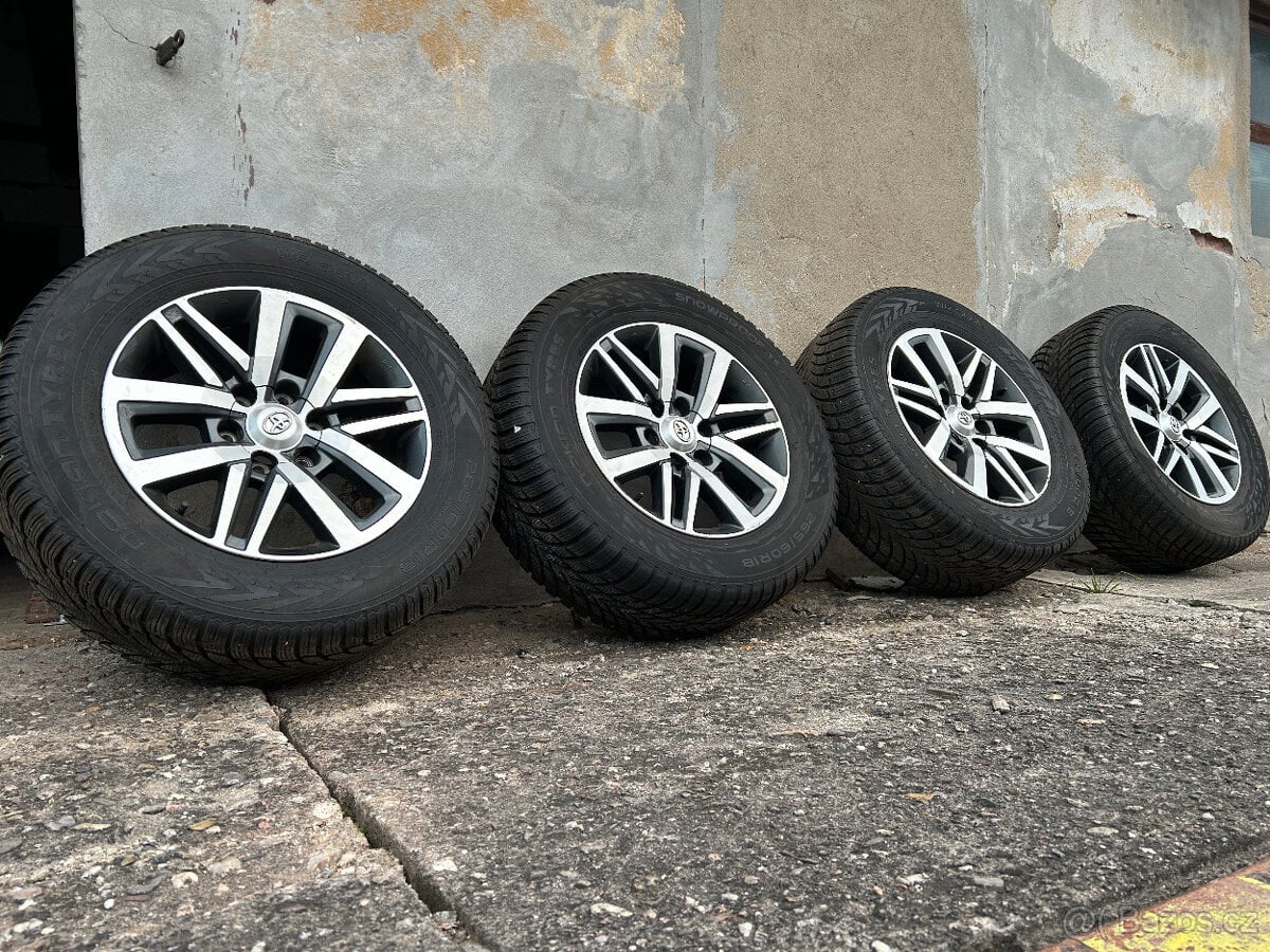 Toyota Hilux kompletni kola zimní pneu 265/60R18
