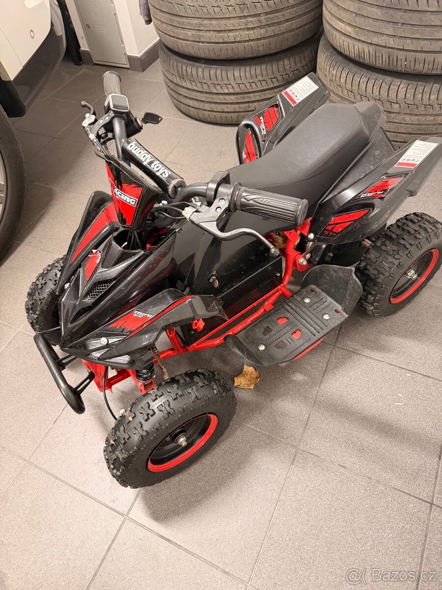 Prodám dětskou elektrickou čtyřkolku