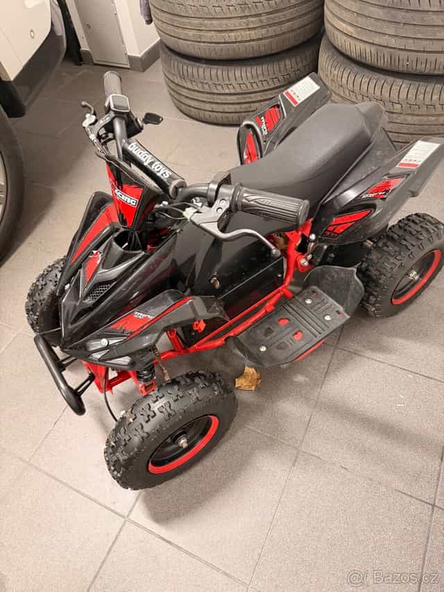 Prodám dětskou elektrickou čtyřkolku